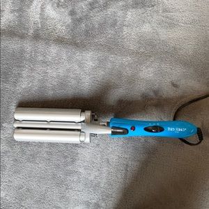 Bed Head 3 barrel curling iron